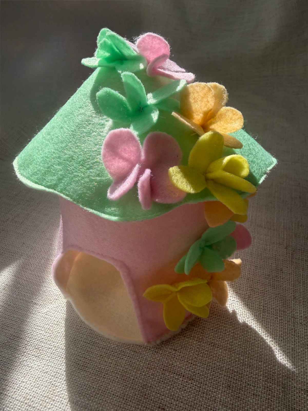 RAINBOW PEBBLE FAIRY HOUSE